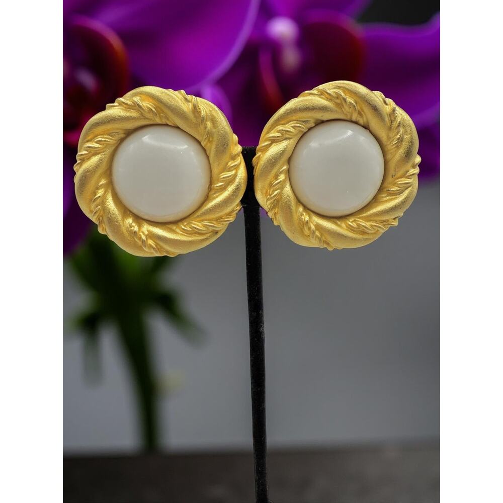 Ellen Designs Gold Rope Clip Earrings White Lucite Cabochon 80s